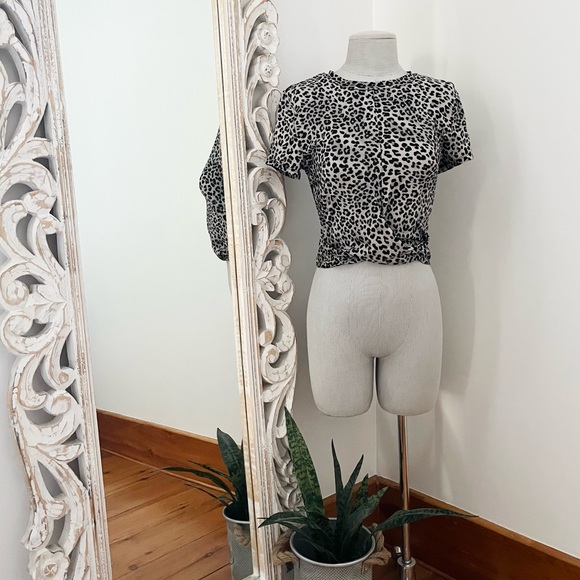 Leopard Soft T-Shirt - Picture 5 of 9